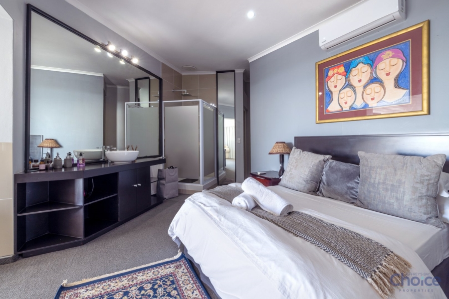 5 Bedroom Property for Sale in Jeffreys Bay Central Eastern Cape